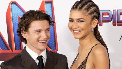 Zendaya Pays Subtle Tribute to Tom Holland With Her Reaction to Rihanna's Super Bowl Performance - www.glamour.com - Arizona