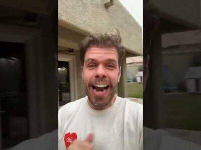 Gay Guy Sees Snow For The First Time In Years And… - perezhilton.com - Las Vegas