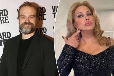 Jennifer Coolidge’s shocking request for David Harbour in ‘We Have a Ghost’ scene - nypost.com - USA