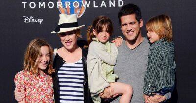 Molly Ringwald’s Family Photo Album: See Her Sweetest Moments With Panio Gianopoulos and Their 3 Kids - www.usmagazine.com - USA - California