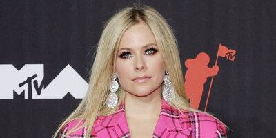 Avril Lavigne Reacts to Rumor She'll Appear on a Chinese Reality Series - 'That's Funny' - www.justjared.com - China