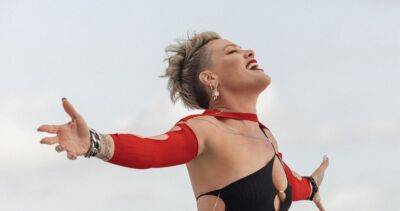 Pink outselling Inhaler nearly 2:1 on course to claim fourth UK Number 1 album with Trustfall - www.officialcharts.com - Britain - USA - Ireland