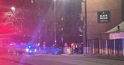 Driver smashes into railings outside landmark pub - www.manchestereveningnews.co.uk - Manchester