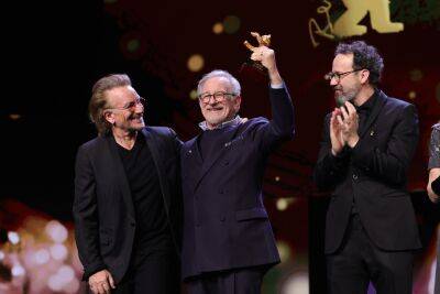 Bono Reveals Special Love For Work Of Steven Spielberg In Surprise Berlin Tribute Speech - deadline.com - Hollywood - Berlin - city Sarajevo