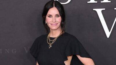 Courteney Cox Tries Out a Gen Z Makeover: See Her Influencer-Inspired Transformation - www.etonline.com