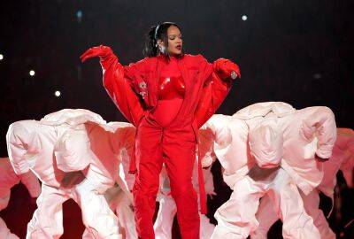 Viewer Complaints About Rihanna’s Super Bowl Halftime: ‘Crotch Grabbing Is Too Far For Broadcast TV’ - etcanada.com - USA