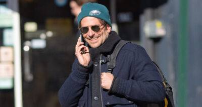 Bradley Cooper Wears Philadelphia Eagles Beanie During Day Out in NYC - www.justjared.com - New York - Pennsylvania - Philadelphia, county Eagle - county Eagle - city Philadelphia, county Eagle