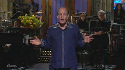 Woody Harrelson’s ‘Saturday Night Live’ Monologue Makes COVID Conspiracy Jokes - variety.com - county Scott