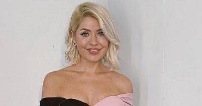 Holly Willoughby divides opinion with unique two dresses in one look for Dancing on Ice - www.manchestereveningnews.co.uk - Hague