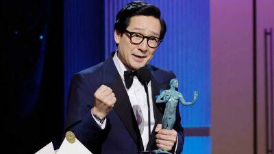 Ke Huy Quan Becomes 1st Asian Actor to Win SAG Award for Outstanding Supporting Film Actor - www.etonline.com