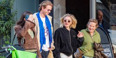 Florence Pugh Holds Hands With New Boyfriend Charlie Gooch During Outing With Her Family - www.justjared.com - London - county Oxford