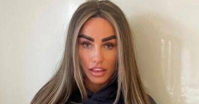 Katie Price shows off results of new lip filler in new selfie - www.ok.co.uk - Britain - Thailand - county Woods