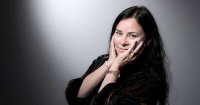 Outlander's Diana Gabaldon admits she gets paid more to write books than show scripts - www.dailyrecord.co.uk