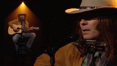 Watch Fallon’s Dead-On Impression of Neil Young Recreating Ariana DeBose’s Viral BAFTA Rap (Video) - thewrap.com - county Fallon - city Amsterdam