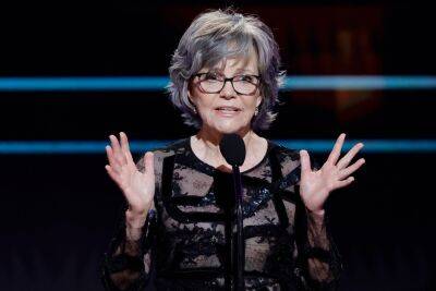 Sally Field's hint at her White 'privilege' in awards speech sparks Twitter debate - www.foxnews.com - California - county Williams