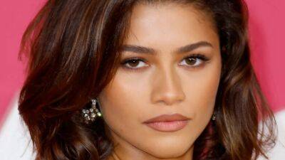 Zendaya Wore a Butterfly Bob to the 2023 SAG Awards - www.glamour.com