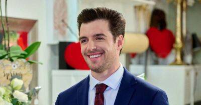 Who Is Hallmark Channel’s Dan Jeannotte? 5 Things to Know About the ‘Sweeter Than Chocolate’ Star - www.usmagazine.com - France - Paris - USA - state Oregon