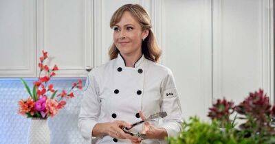 Who Is Hallmark Channel’s Nikki DeLoach? 6 Things to Know About the ‘Curious Caterer: Grilling Season’ Star - www.usmagazine.com - Hollywood