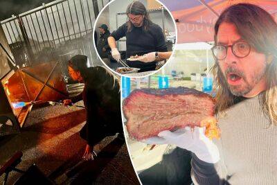 Food fighter: Dave Grohl cooks meals for 24 hours at homeless shelter - nypost.com - Los Angeles - Las Vegas