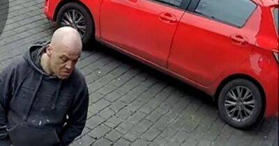 Police release pictures of man they want to speak to after 'attempted burglary' - www.manchestereveningnews.co.uk