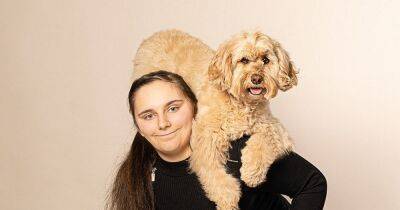 “Without her, I would be absolutely nothing" - how Mika the Cockapoo changed Oldham teen's life after autism diagnosis - www.manchestereveningnews.co.uk - Britain