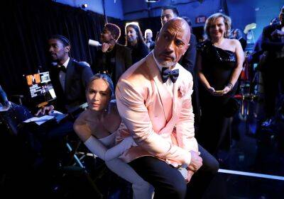 Oscars 2023: Dwayne Johnson Sits On Emily Blunt’s Lap In Hilarious Behind-The-Scenes Moment - etcanada.com
