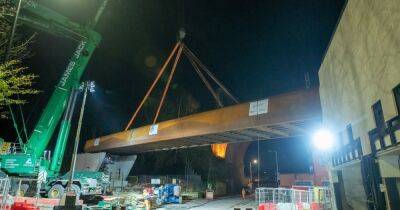Huge 90-tonne bridge successfully lifted into Stockport's new transport hub - www.manchestereveningnews.co.uk - Manchester - city Stockport
