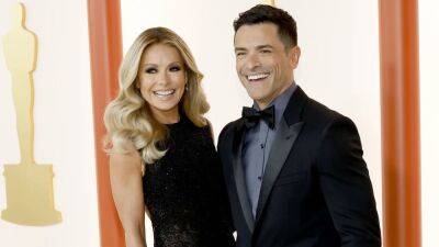 Mark Consuelos Talks 'Full-Circle' Moment of Working With Wife Kelly Ripa on 'Live' (Exclusive) - www.etonline.com