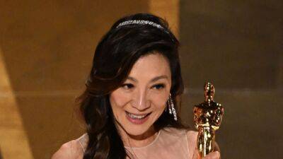 See Michelle Yeoh's Mom Joyfully Celebrate Her Oscar Win in Malaysia - www.etonline.com - Malaysia - Hong Kong