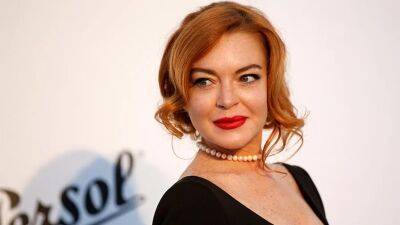 Lindsay Lohan announces she's pregnant with first child - www.foxnews.com