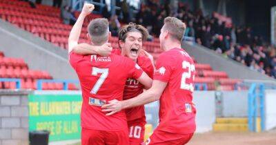Stirling Albion boss dedicates late-gasp Bonnyrigg win to volunteers as clash beats big freeze - www.dailyrecord.co.uk