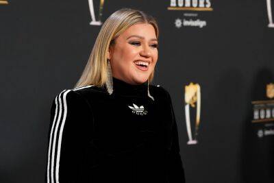 Kelly Clarkson Says ‘It Kills Me’ When Her Kids Say They Wish ‘Mommy And Daddy Were In The Same House’ - etcanada.com