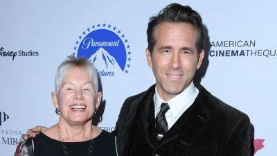 Ryan Reynolds Sells Mint Mobile Company in $1.35 Billion Deal --and Teases Mom Tammy in the Process - www.etonline.com - county Mobile