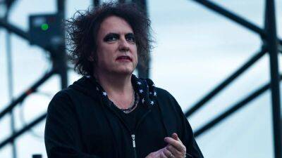 The Cure’s Robert Smith Calls Out Ticketmaster Over ‘Dynamic’ Price Surge: ‘Bit of a Scam’ - thewrap.com