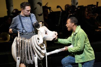 Kennedy Kanagawa Gives Life, Nightly, to a Milky White Cow - www.metroweekly.com - New York