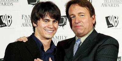 Jason Ritter Recalls Getting His First Acting Job Thanks To Late Dad John Ritter - www.justjared.com