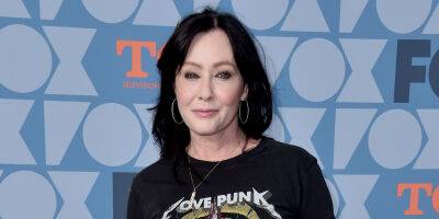 Shannen Doherty Provides Brief Health Update, Defends 'Charmed' Reboot During '90s Con - www.justjared.com