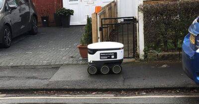 "I had to look twice": Confusion as little white robot seen driving along street in Sale - www.manchestereveningnews.co.uk