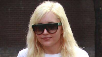 Amanda Bynes Hospitalized on Psychiatric Hold After Roaming Los Angeles Naked: Report - www.etonline.com - Los Angeles - Los Angeles