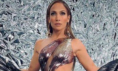 Jennifer Lopez stuns in 70s inspired look for star-studded Beverly Hills party - us.hola.com - California
