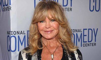 Goldie Hawn glows by the poolside as she shares personal new video - hellomagazine.com - county Queens