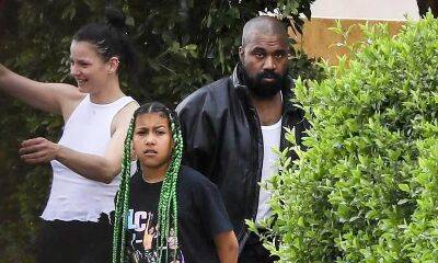 North West goes to church with her dad Ye and his ‘wife’ Bianca Censori - us.hola.com - Los Angeles - Chicago