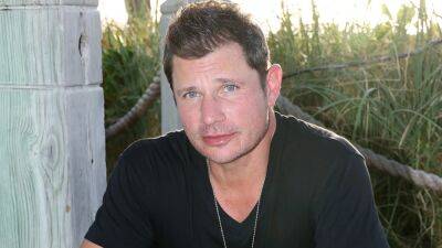 Nick Lachey Ordered to Attend Anger Management and AA Meetings After Heated Exchange With Photographer: Report - www.etonline.com - city Santos