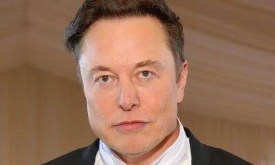 Why Elon Musk replies to the press with the poop emoji - us.hola.com