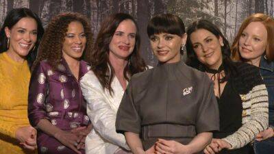 'Yellowjackets': How Christina Ricci, Melanie Lynskey and Juliette Lewis Survive in Hollywood (Exclusive) - www.etonline.com - Hollywood - county Ontario