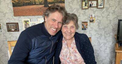 John Bishop 'heartbroken' by death of his mother: 'It's a pain like no other' - www.ok.co.uk