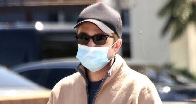 Robert Pattinson Stays Safe During Coffee Run in Los Feliz - www.justjared.com