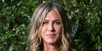 Jennifer Aniston Talks Potential 'Friends' Reboot, Watching Old Episodes & Her Relationship With Her Character Rachel - www.justjared.com - city Sandler