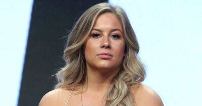 Shawn Johnson Cries Over Nashville Elementary School Shooting While Hugging 2 Kids: ‘Today Has Changed Me’ - www.usmagazine.com - Nashville