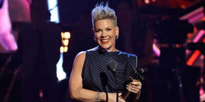 Pink Talks Relationship with Husband Carey Hart & Miracle Performance with Kelly Clarkson, Accepts Icon Award at iHeartRadio Music Awards 2023 - www.justjared.com - Los Angeles - USA